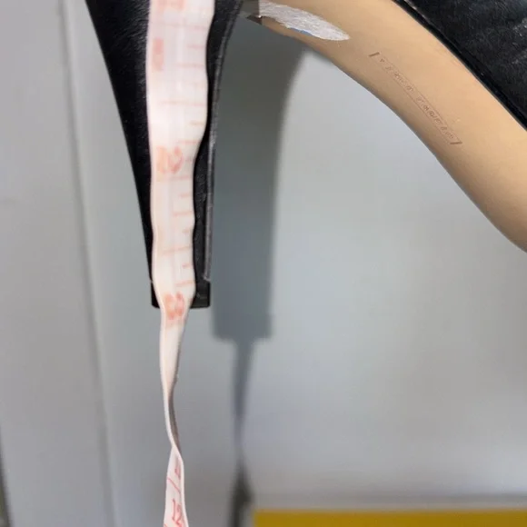 Vince Camuto Black Leather Heeled Ankle Boots size 6.5 - Picture 5 of 5